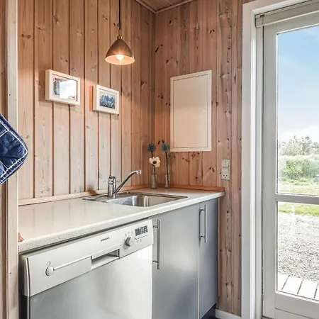 4 Bedroom Amazing In Ulfborg Holiday home Fjand Garde